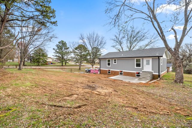 2214 Glory Dr, Clarksville, TN 37043