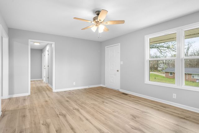 2214 Glory Dr, Clarksville, TN 37043