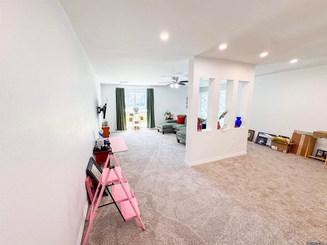 20005 Oakwood Dr, Ponchatoula, LA 70454