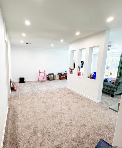 20005 Oakwood Dr, Ponchatoula, LA 70454