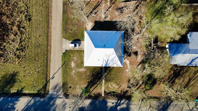 20005 Oakwood Dr, Ponchatoula, LA 70454