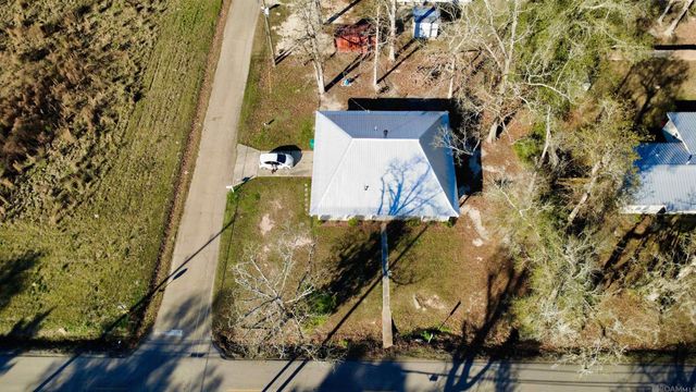 20005 Oakwood Dr, Ponchatoula, LA 70454