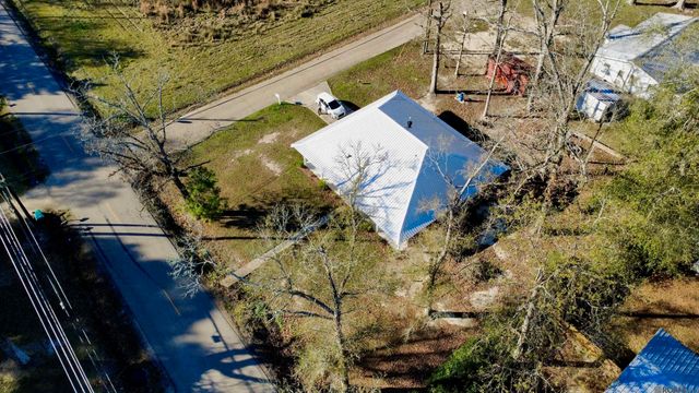 20005 Oakwood Dr, Ponchatoula, LA 70454