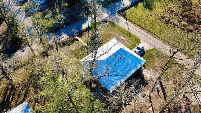 20005 Oakwood Dr, Ponchatoula, LA 70454