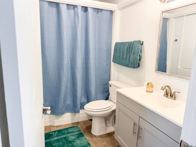 20005 Oakwood Dr, Ponchatoula, LA 70454