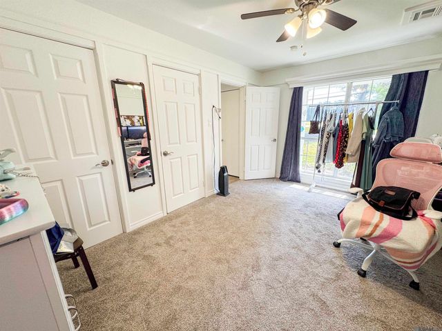 20005 Oakwood Dr, Ponchatoula, LA 70454