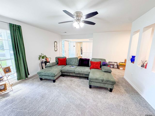 20005 Oakwood Dr, Ponchatoula, LA 70454