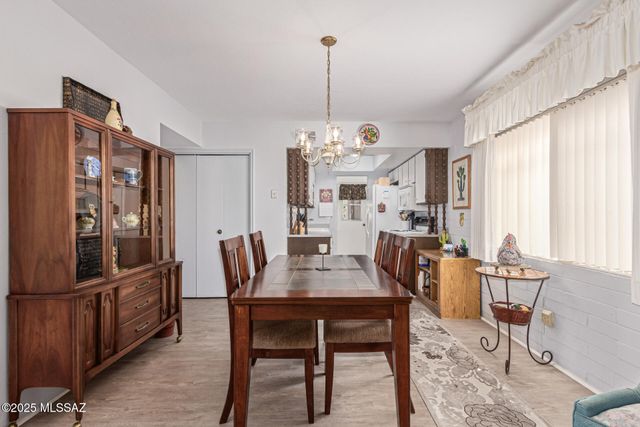 306 N Calle Del Diablo, Green Valley, AZ 85614