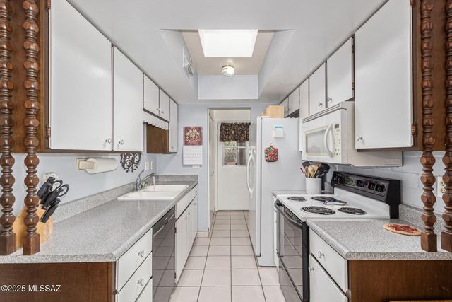 306 N Calle Del Diablo, Green Valley, AZ 85614