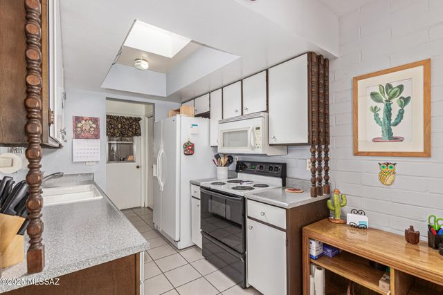 306 N Calle Del Diablo, Green Valley, AZ 85614