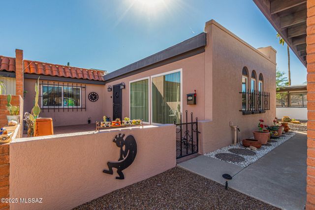 306 N Calle Del Diablo, Green Valley, AZ 85614