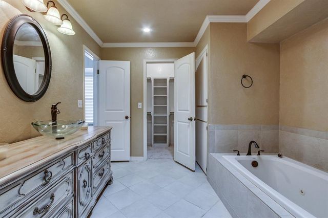 2304 N Brookdale Avenue, Edmond, OK 73034