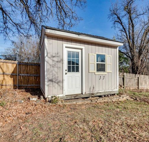 2304 N Brookdale Avenue, Edmond, OK 73034