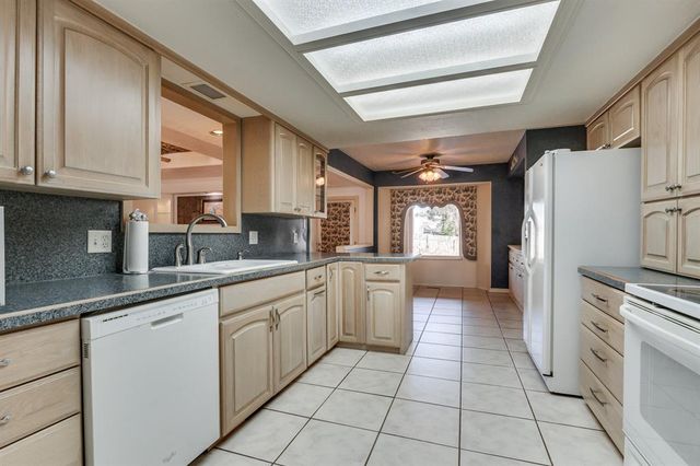 2304 N Brookdale Avenue, Edmond, OK 73034