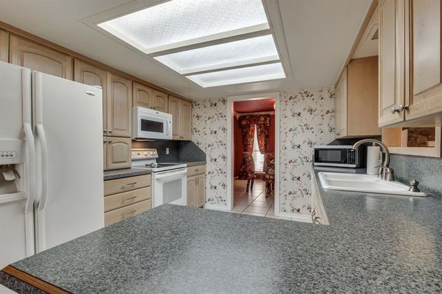 2304 N Brookdale Avenue, Edmond, OK 73034