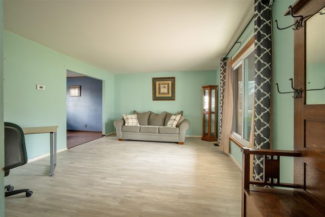 9137 Rucker Road, Grosse Ile, MI 48138