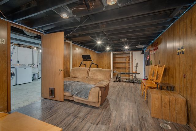 9137 Rucker Road, Grosse Ile, MI 48138