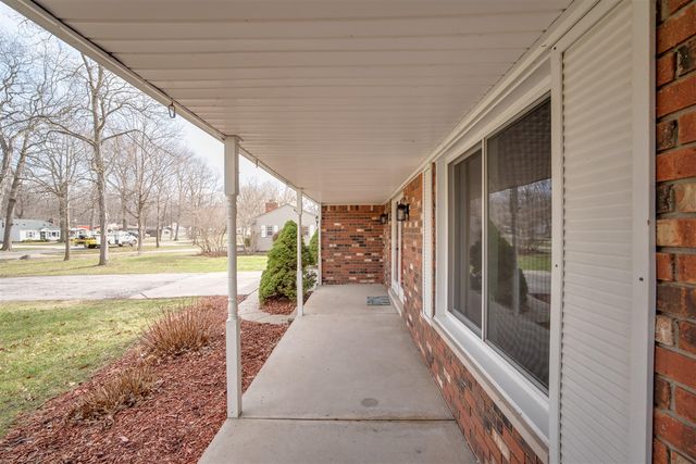 9137 Rucker Road, Grosse Ile, MI 48138