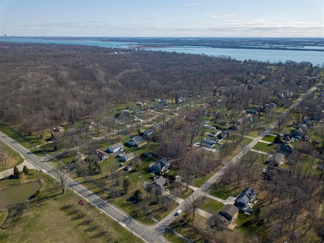 9137 Rucker Road, Grosse Ile, MI 48138