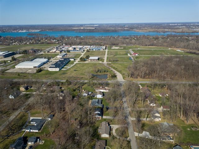 9137 Rucker Road, Grosse Ile, MI 48138