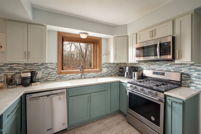 9137 Rucker Road, Grosse Ile, MI 48138