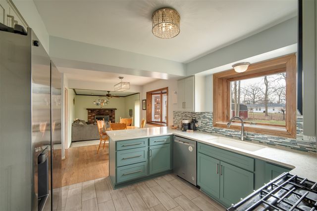 9137 Rucker Road, Grosse Ile, MI 48138