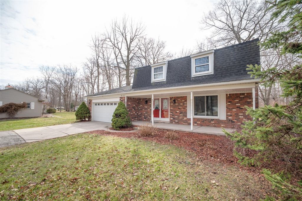 9137 Rucker Road, Grosse Ile, MI 48138