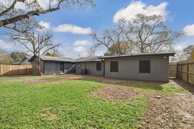 1306 Narcille Street, Baytown, TX 77520