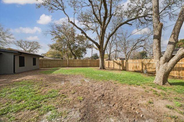 1306 Narcille Street, Baytown, TX 77520