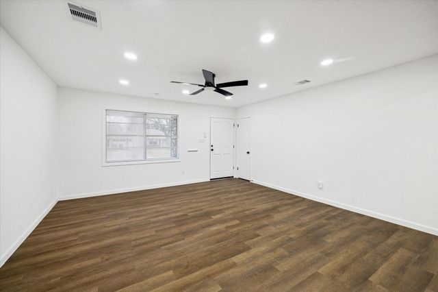 1306 Narcille Street, Baytown, TX 77520