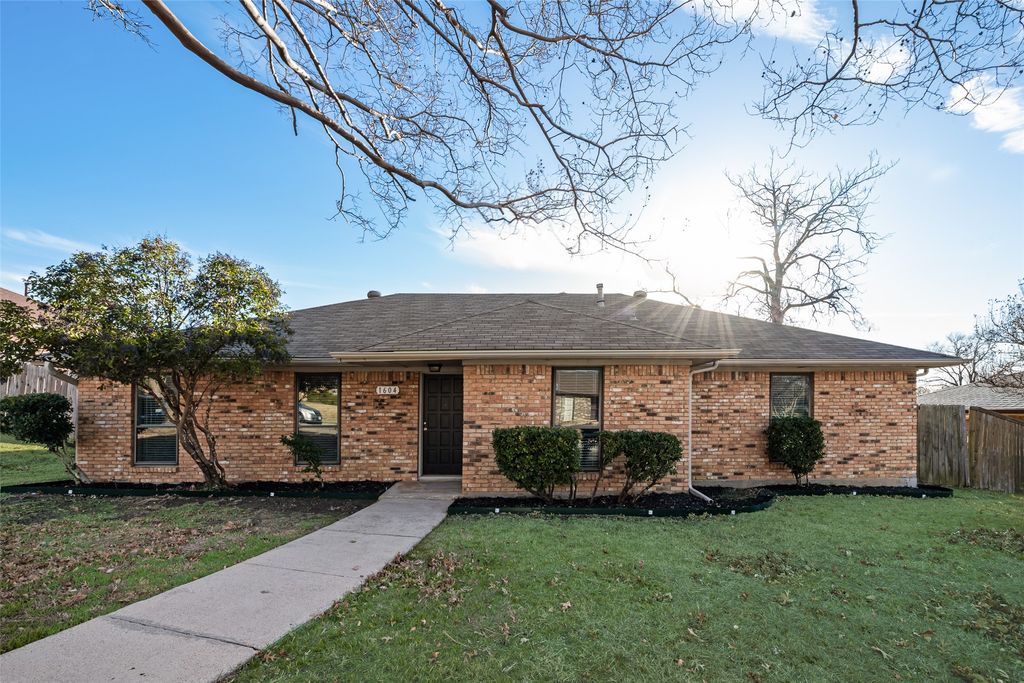 1604 Brighton Drive, Carrollton, TX 75007
