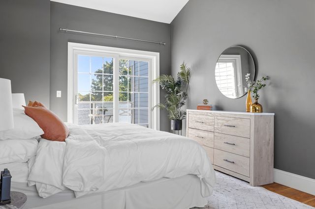 224 Florence St 10, Boston, MA 02131