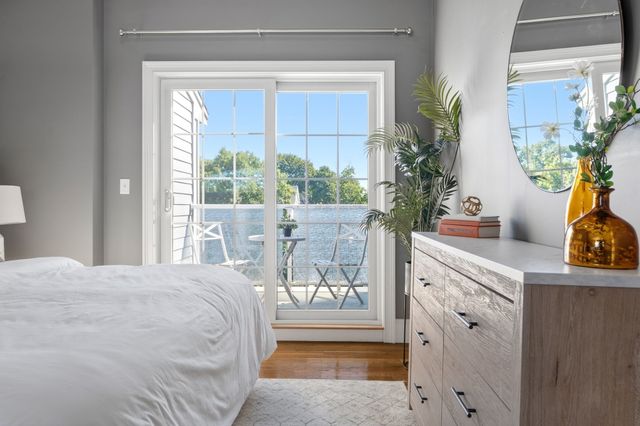 224 Florence St 10, Boston, MA 02131