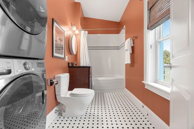 224 Florence St 10, Boston, MA 02131