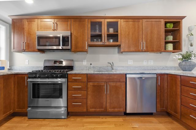 224 Florence St 10, Boston, MA 02131