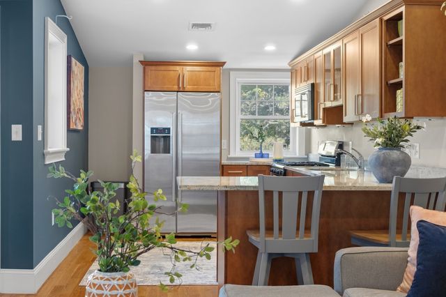 224 Florence St 10, Boston, MA 02131