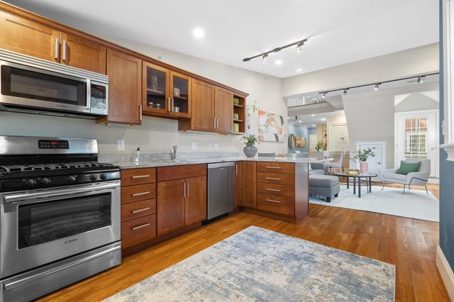 224 Florence St 10, Boston, MA 02131