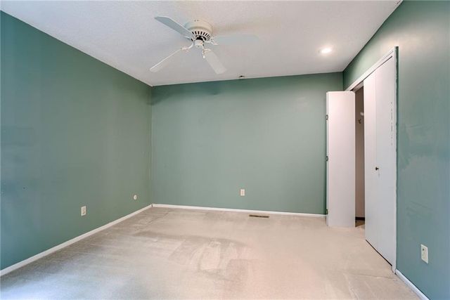 5761 N Anita Avenue, Kansas City, MO 64151