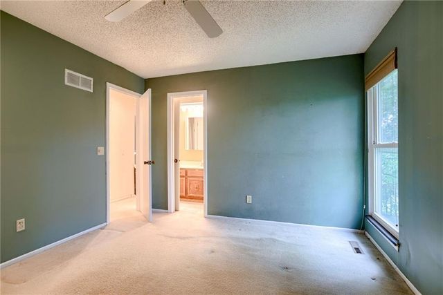 5761 N Anita Avenue, Kansas City, MO 64151