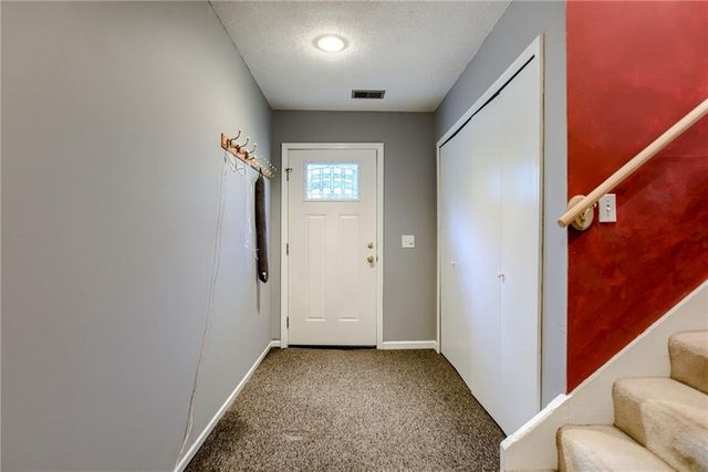 5761 N Anita Avenue, Kansas City, MO 64151