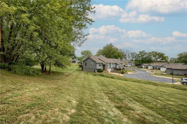 5761 N Anita Avenue, Kansas City, MO 64151