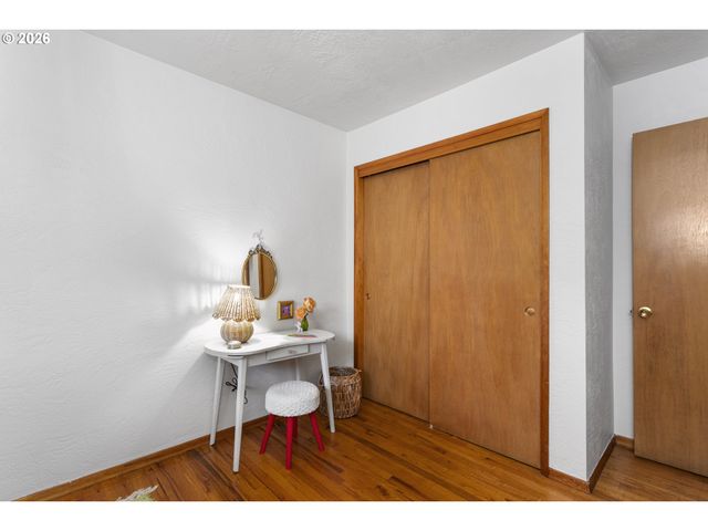 14516 LIVESAY Rd, Oregon City, OR 97045