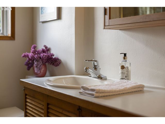 14516 LIVESAY Rd, Oregon City, OR 97045