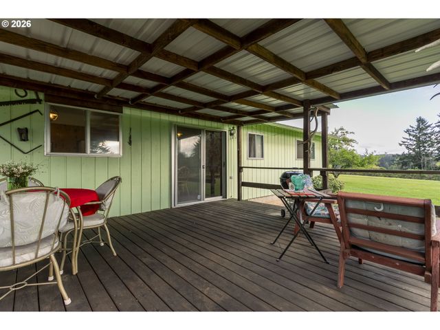 14516 LIVESAY Rd, Oregon City, OR 97045