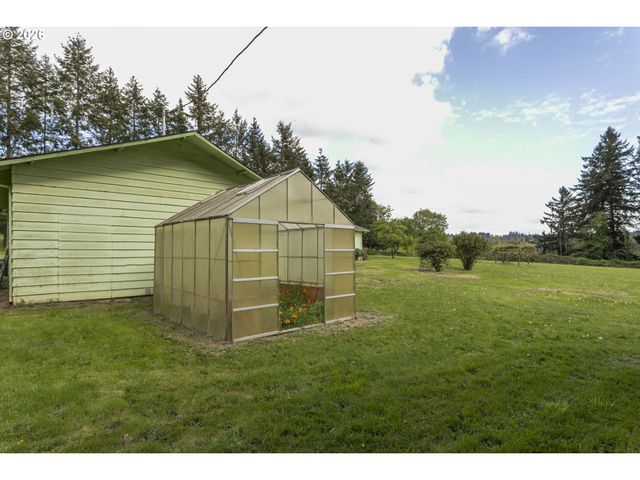 14516 LIVESAY Rd, Oregon City, OR 97045