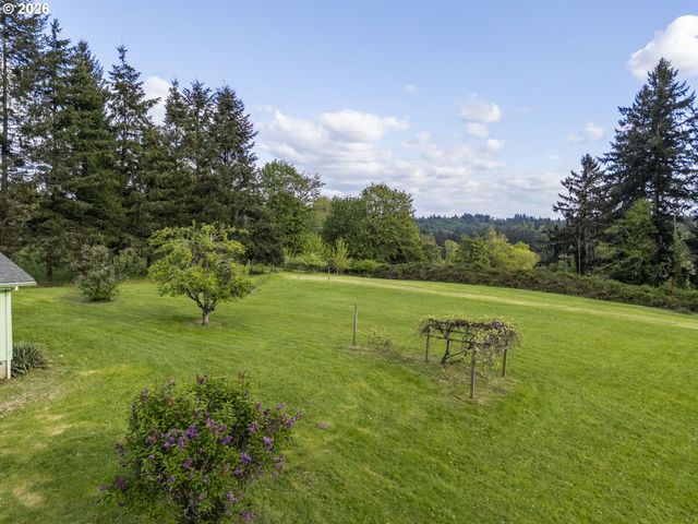 14516 LIVESAY Rd, Oregon City, OR 97045