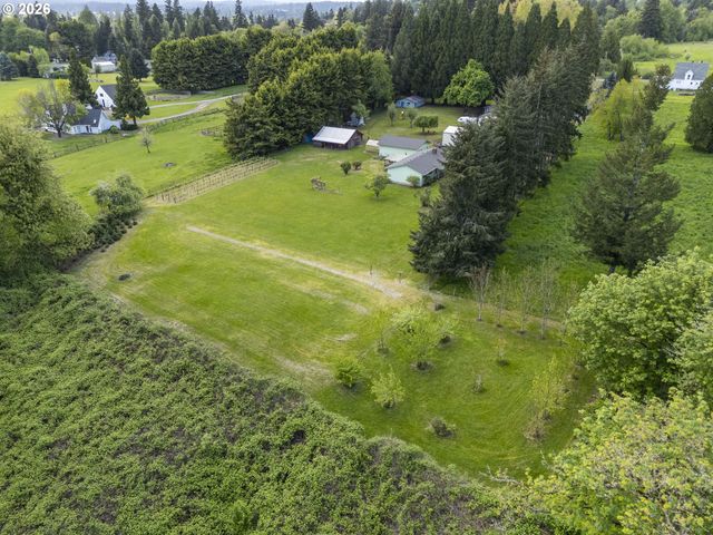 14516 LIVESAY Rd, Oregon City, OR 97045