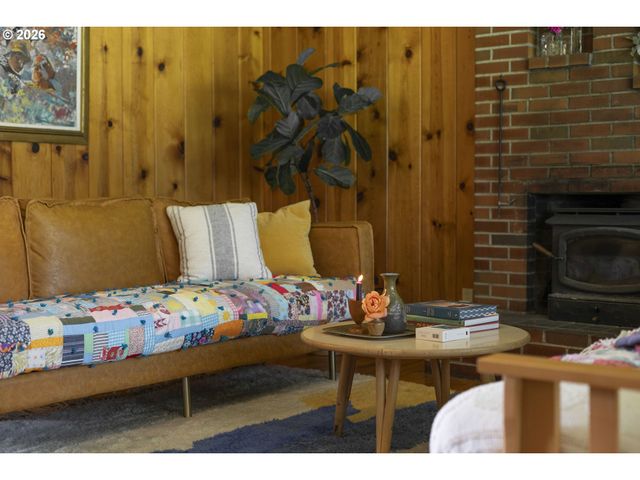 14516 LIVESAY Rd, Oregon City, OR 97045