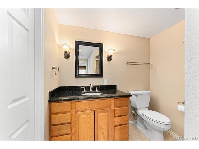 5566 S Lewiston St, Centennial, CO 80015