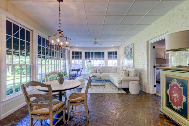 261 Confederate Circle, Charleston, SC 29407